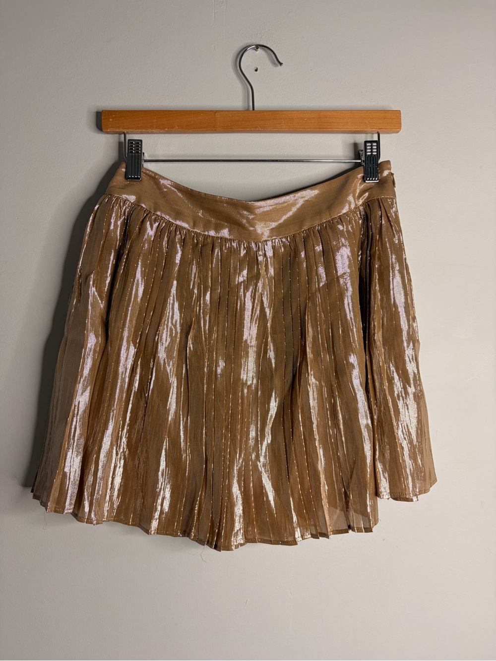 LONDONJEAN Silk Metallic Gold Pleated Skater Skirt in Brown